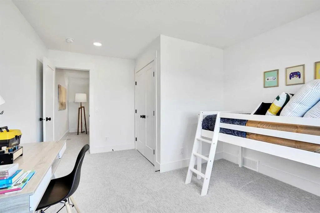 371 Chelsea Passage