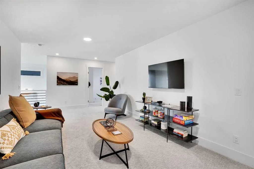 371 Chelsea Passage