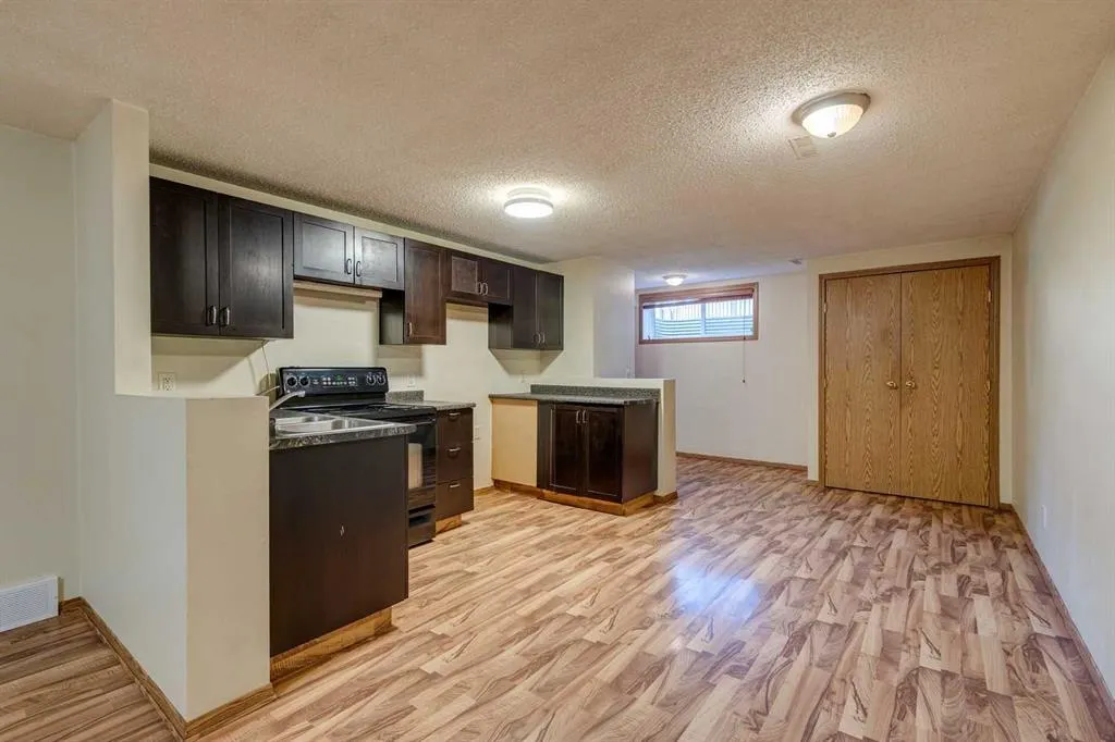 8 Mist Road