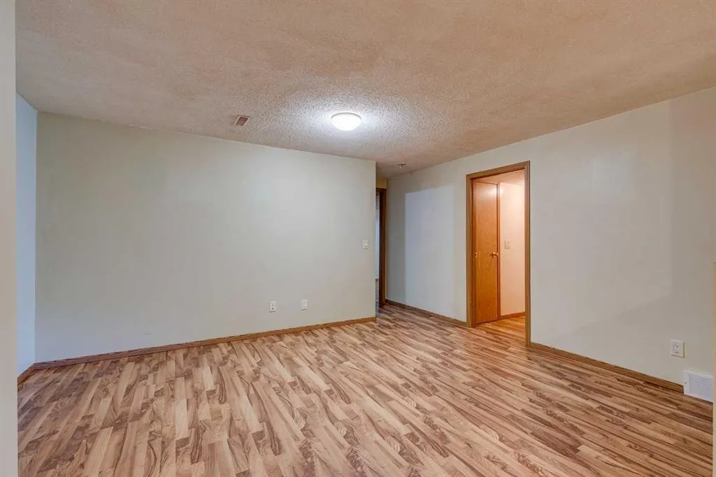8 Mist Road