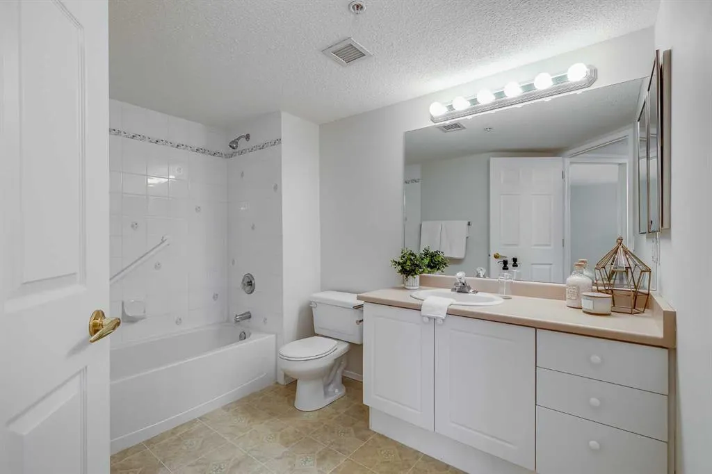3000 Sienna Park Green SW, #3205