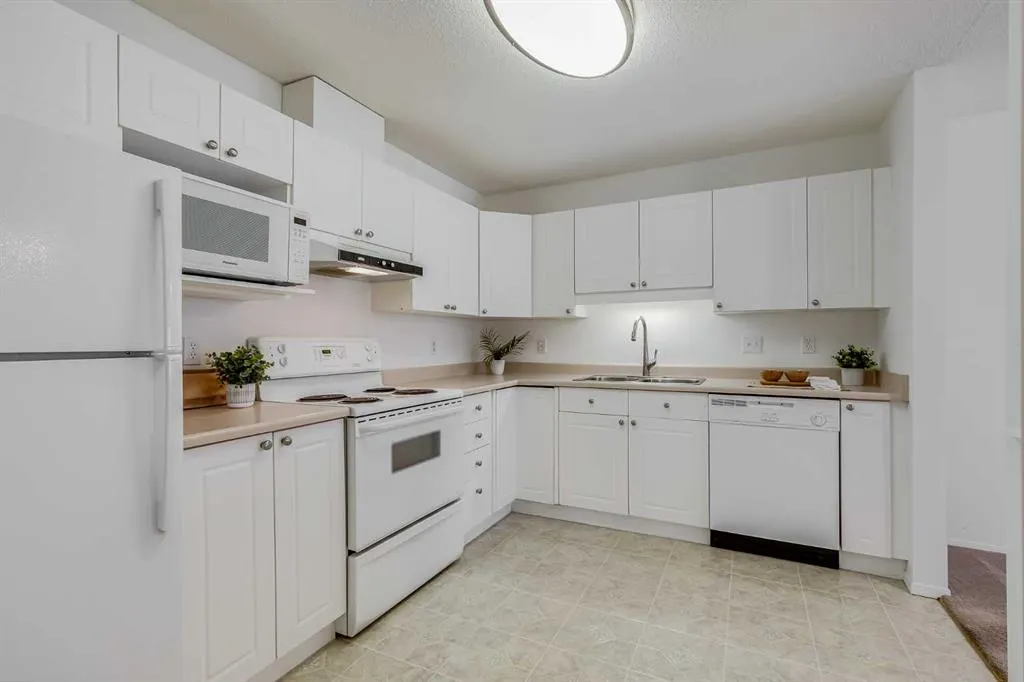3000 Sienna Park Green SW, #3205