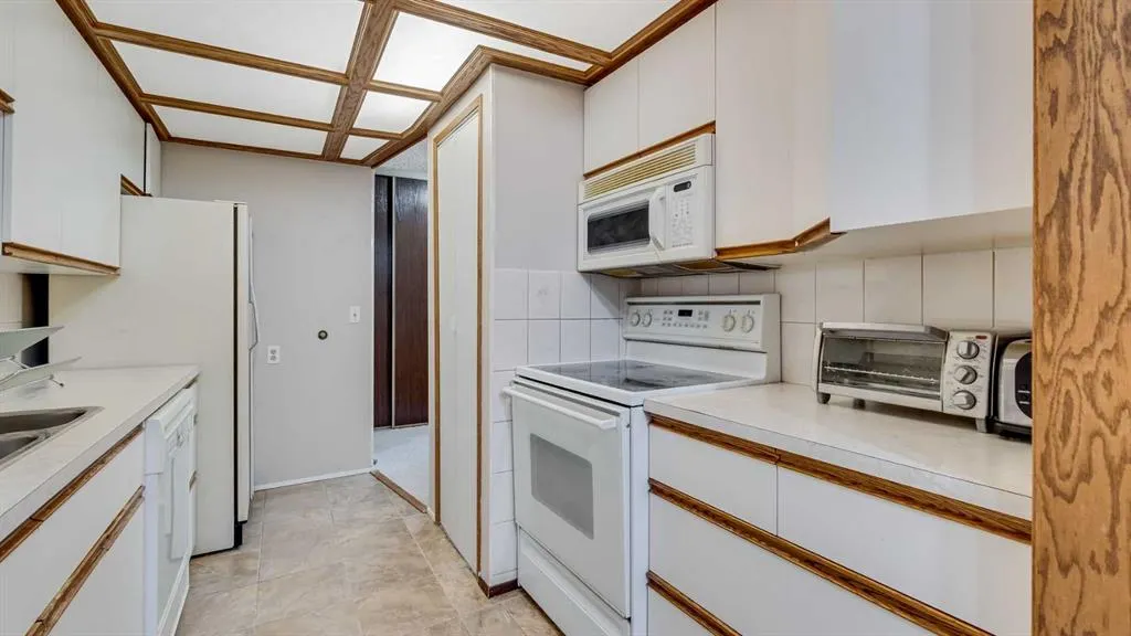 4001B 49 Street NW, #2208