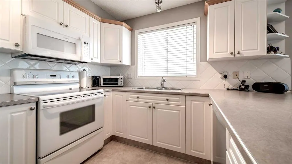 7451 Springbank Boulevard SW, #2206