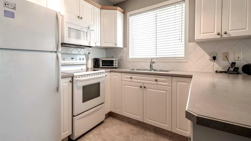 7451 Springbank Boulevard SW, #2206