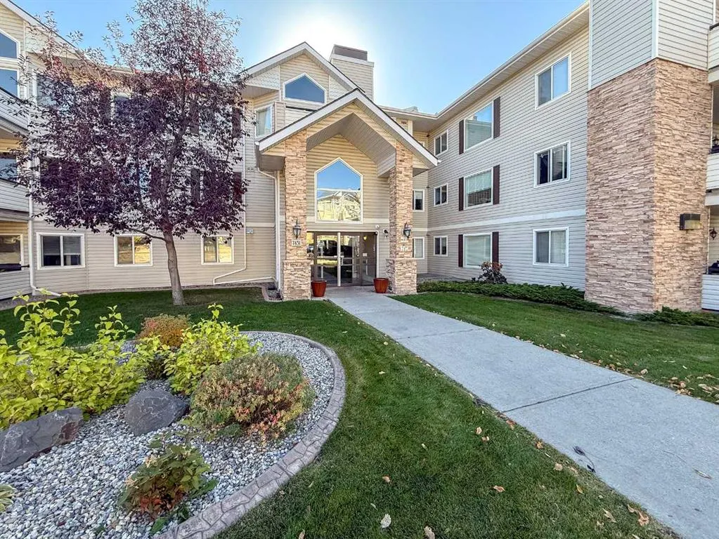 7451 Springbank Boulevard SW, #2206