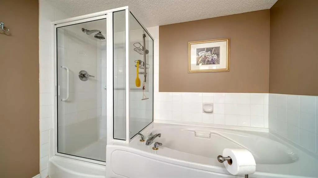 7451 Springbank Boulevard SW, #2206