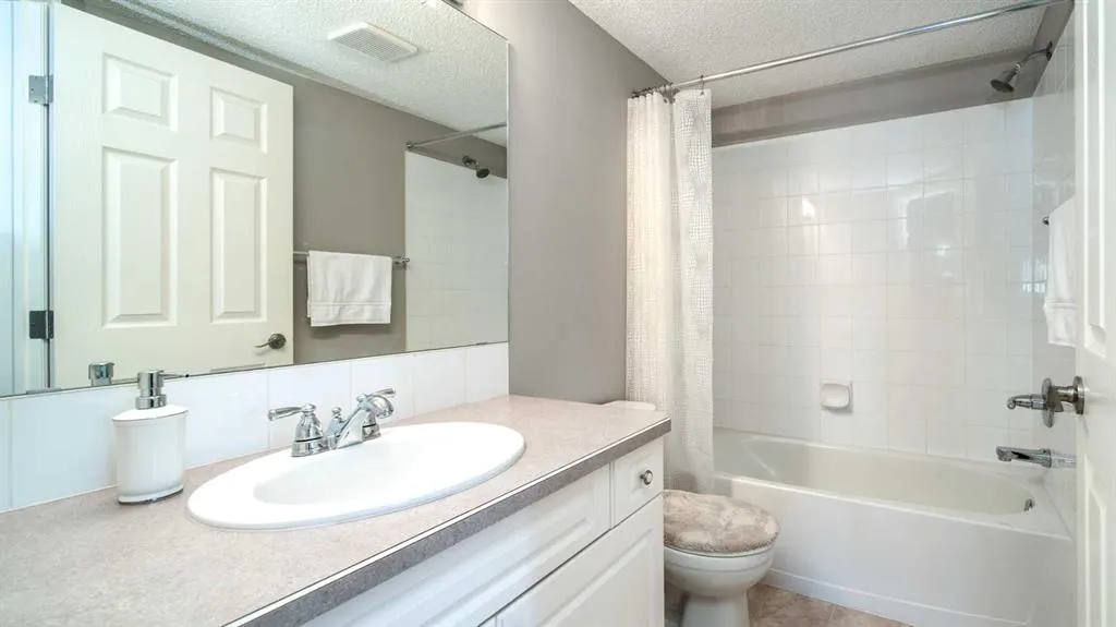 7451 Springbank Boulevard SW, #2206