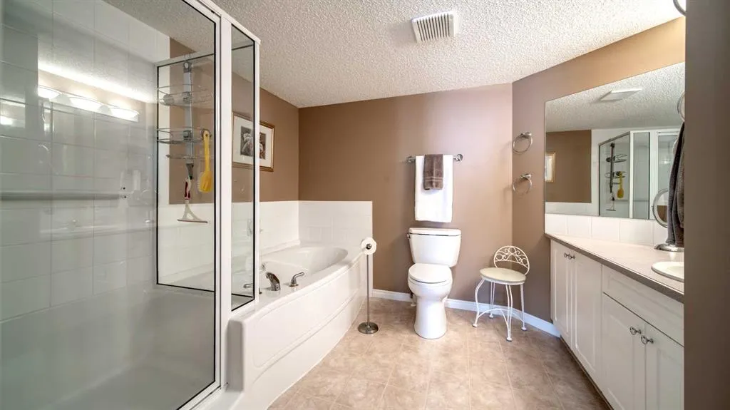 7451 Springbank Boulevard SW, #2206
