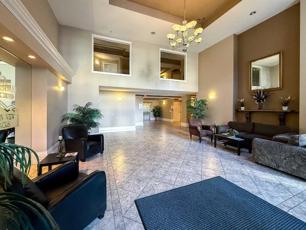 7451 Springbank Boulevard SW, #2206
