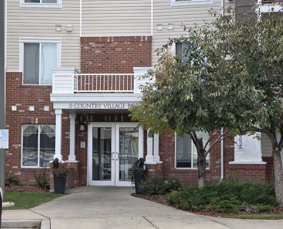 9 Country Village Bay NE, #404