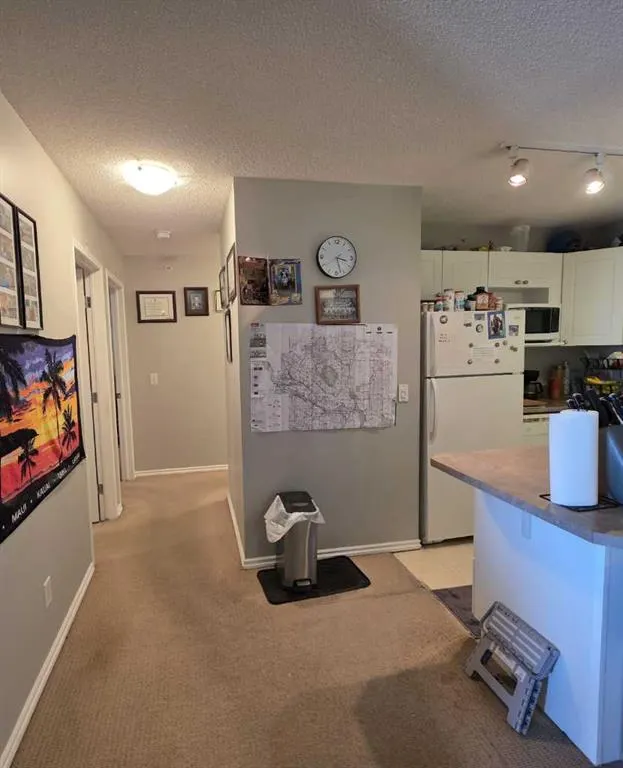 9 Country Village Bay NE, #404