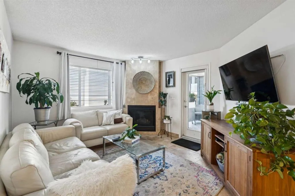 30 Sierra Morena Mews SW, #204