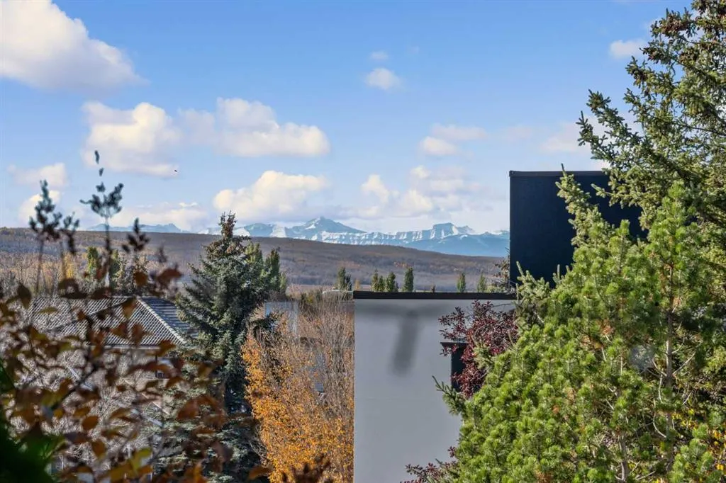 30 Sierra Morena Mews SW, #204