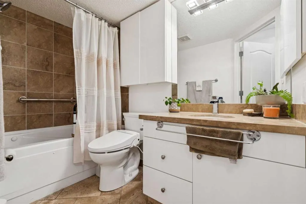 30 Sierra Morena Mews SW, #204