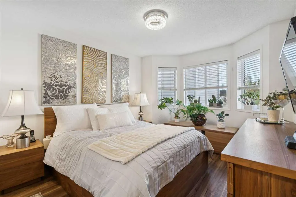 30 Sierra Morena Mews SW, #204