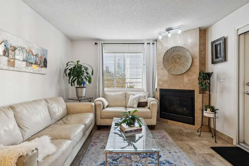 30 Sierra Morena Mews SW, #204