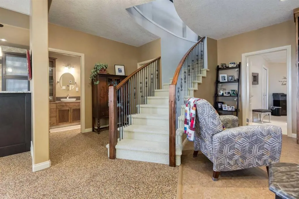 100 Royal Manor NW