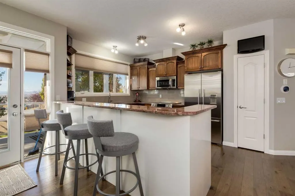 100 Royal Manor NW