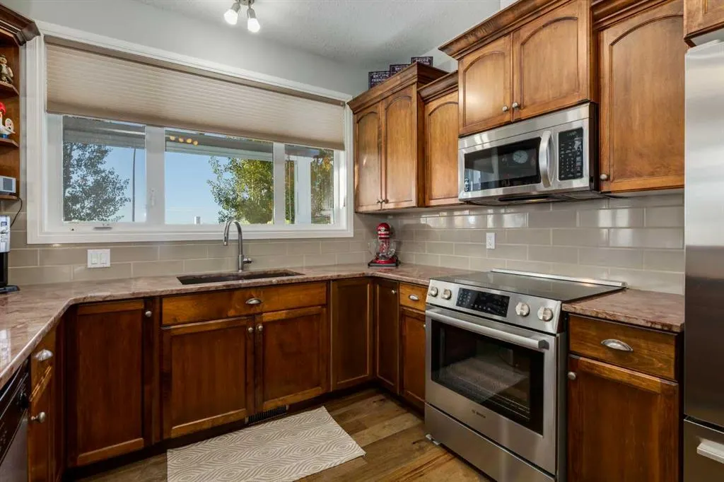 100 Royal Manor NW