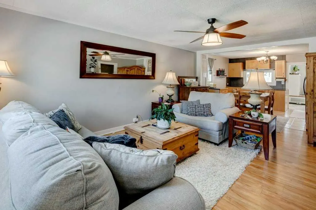 5223 3 Street W