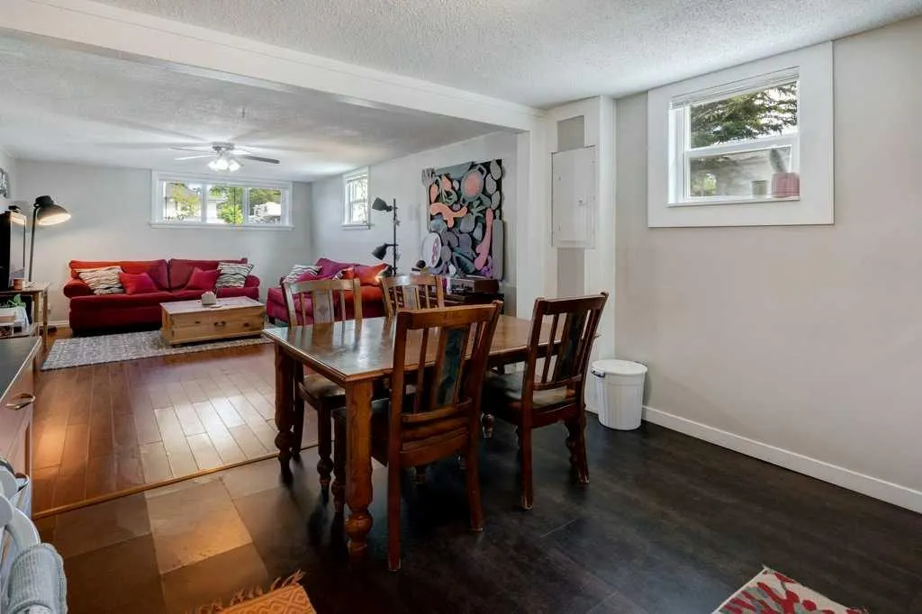 5223 3 Street W