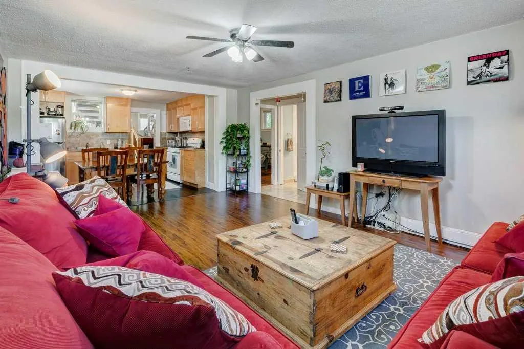 5223 3 Street W