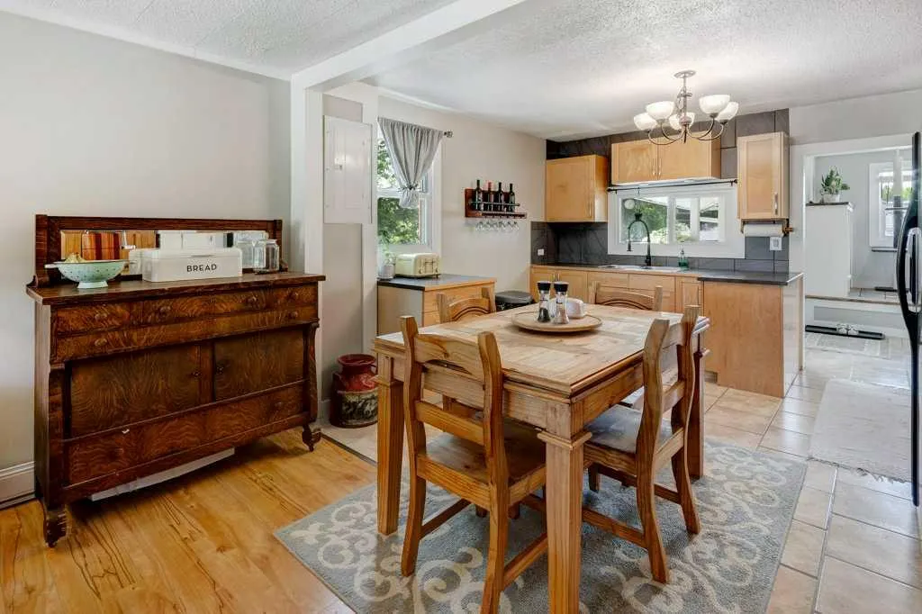 5223 3 Street W