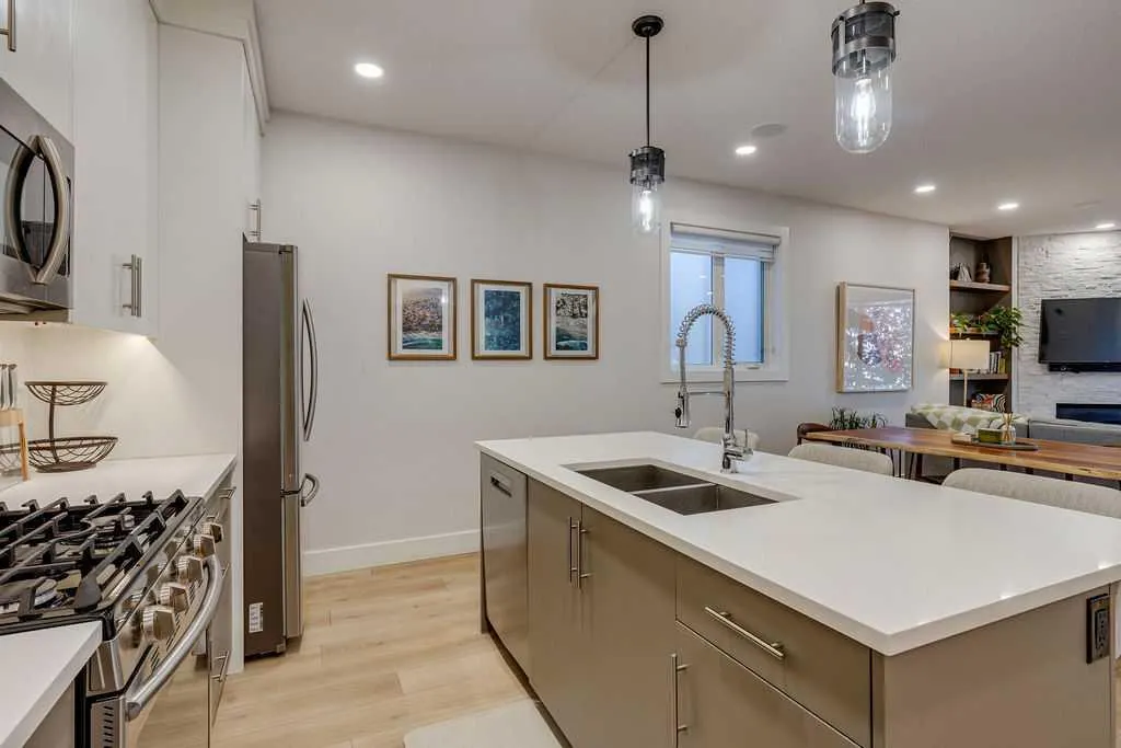 123 12 Avenue NW, #1