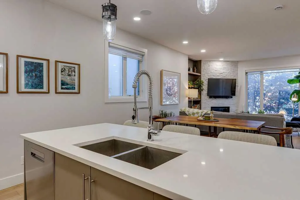 123 12 Avenue NW, #1
