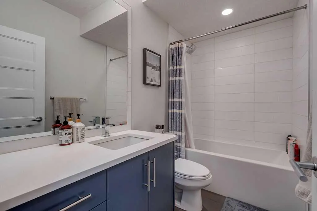 123 12 Avenue NW, #1