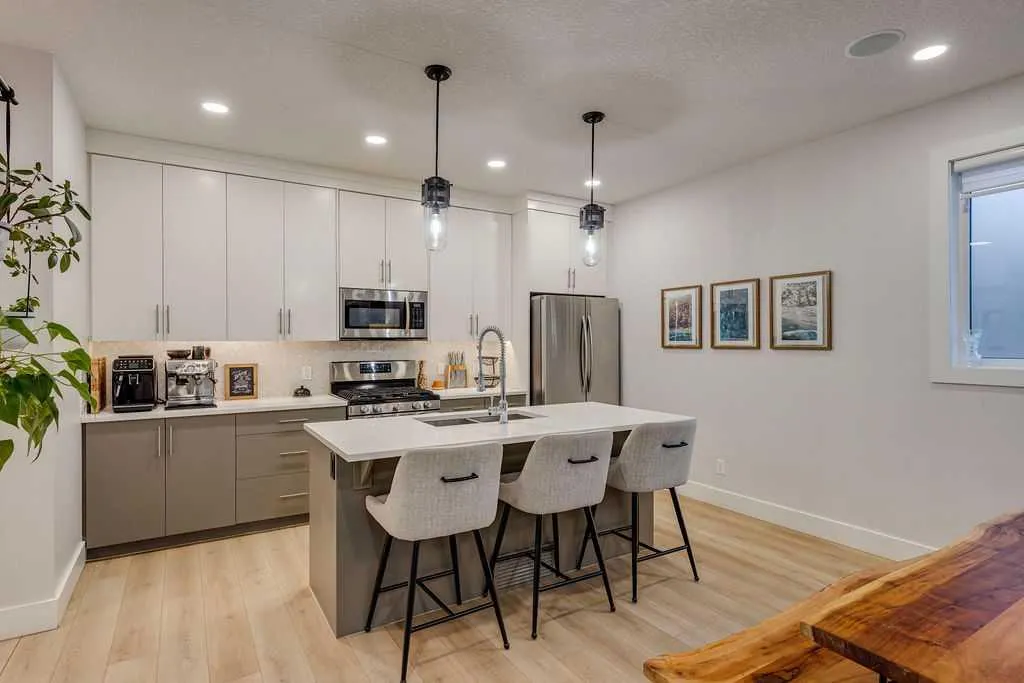 123 12 Avenue NW, #1