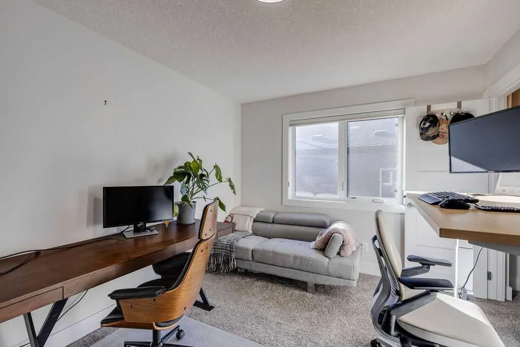 123 12 Avenue NW, #1