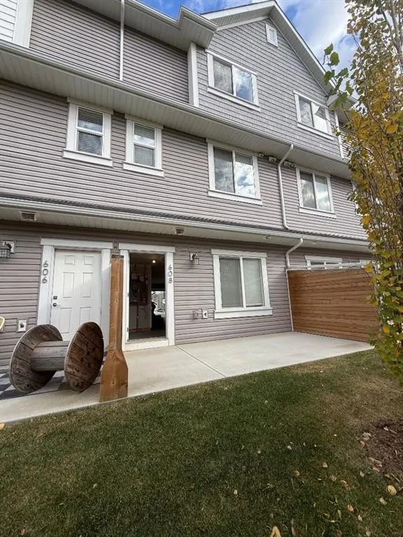 608 Copperstone Manor SE
