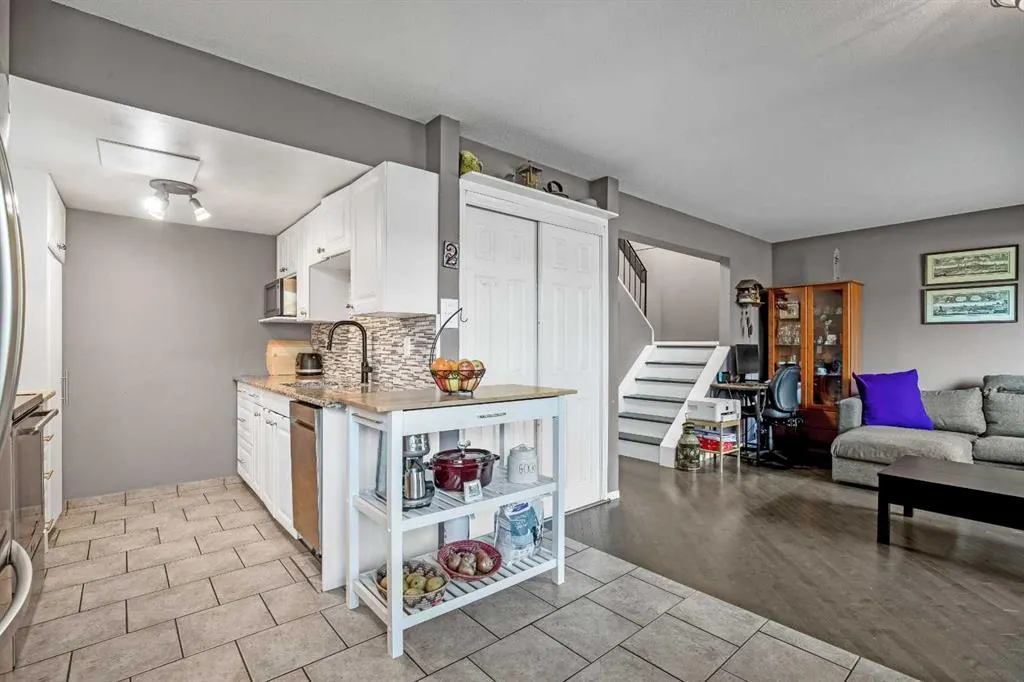 1055 72 Avenue NW, #2