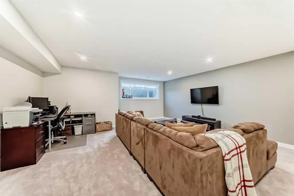 86 Wolf Crescent