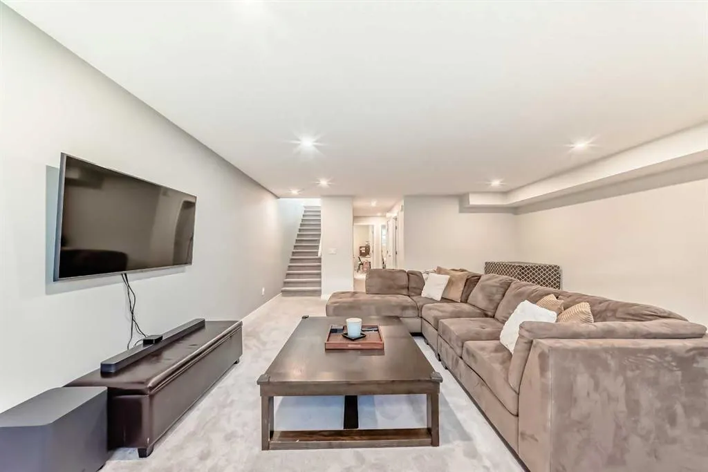 86 Wolf Crescent