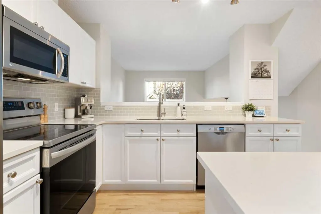 135 Tuscany Court NW