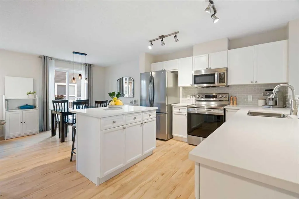 135 Tuscany Court NW