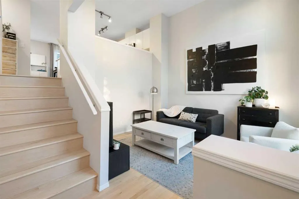135 Tuscany Court NW