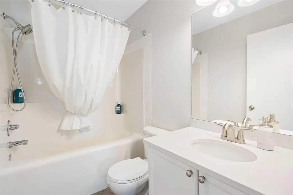 135 Tuscany Court NW