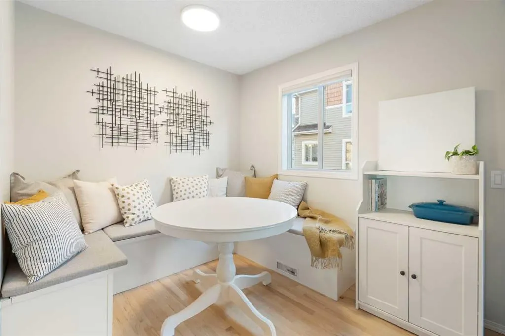 135 Tuscany Court NW
