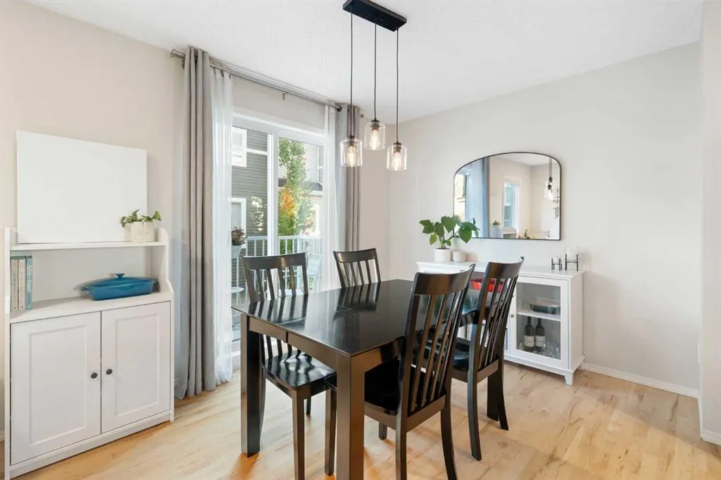 135 Tuscany Court NW