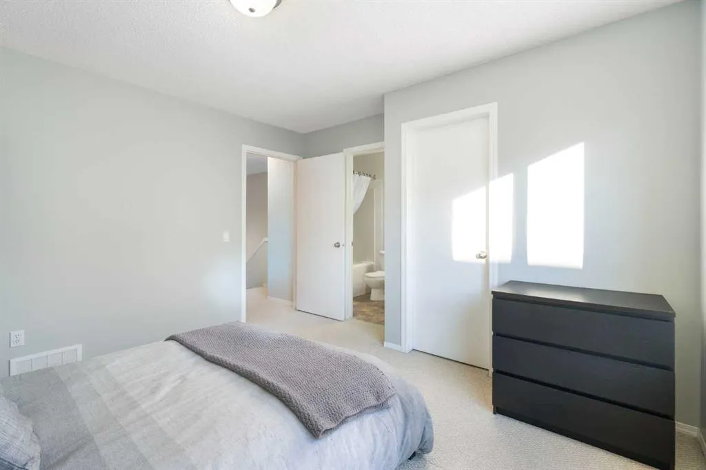 135 Tuscany Court NW
