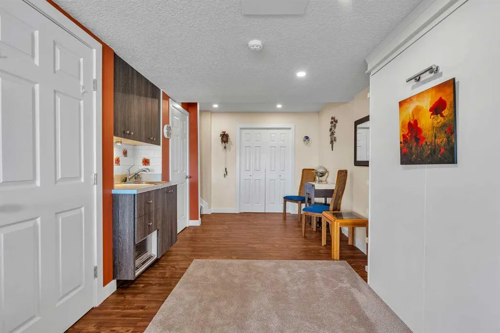 109 Citadel Estates Manor NW