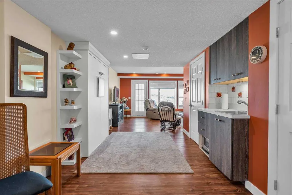 109 Citadel Estates Manor NW