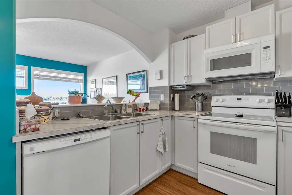 109 Citadel Estates Manor NW