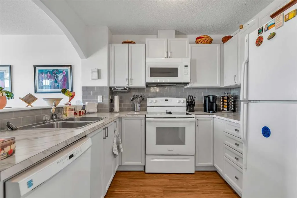 109 Citadel Estates Manor NW