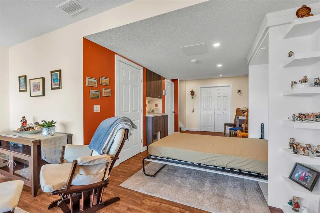109 Citadel Estates Manor NW