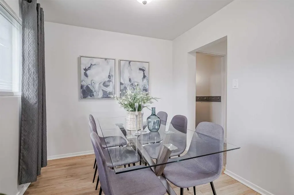 52 Hogarth Crescent SW